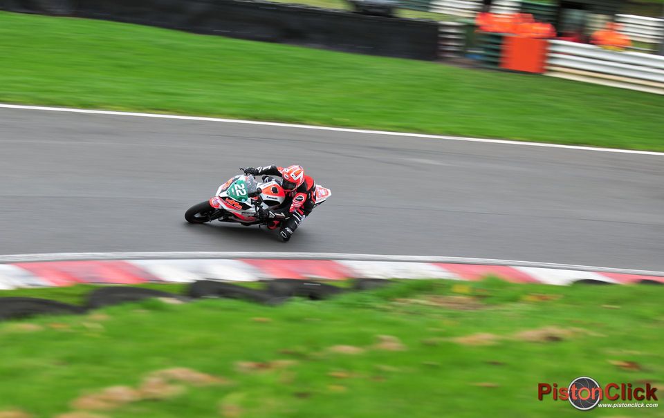 Thundersport GP racing Cadwell Park