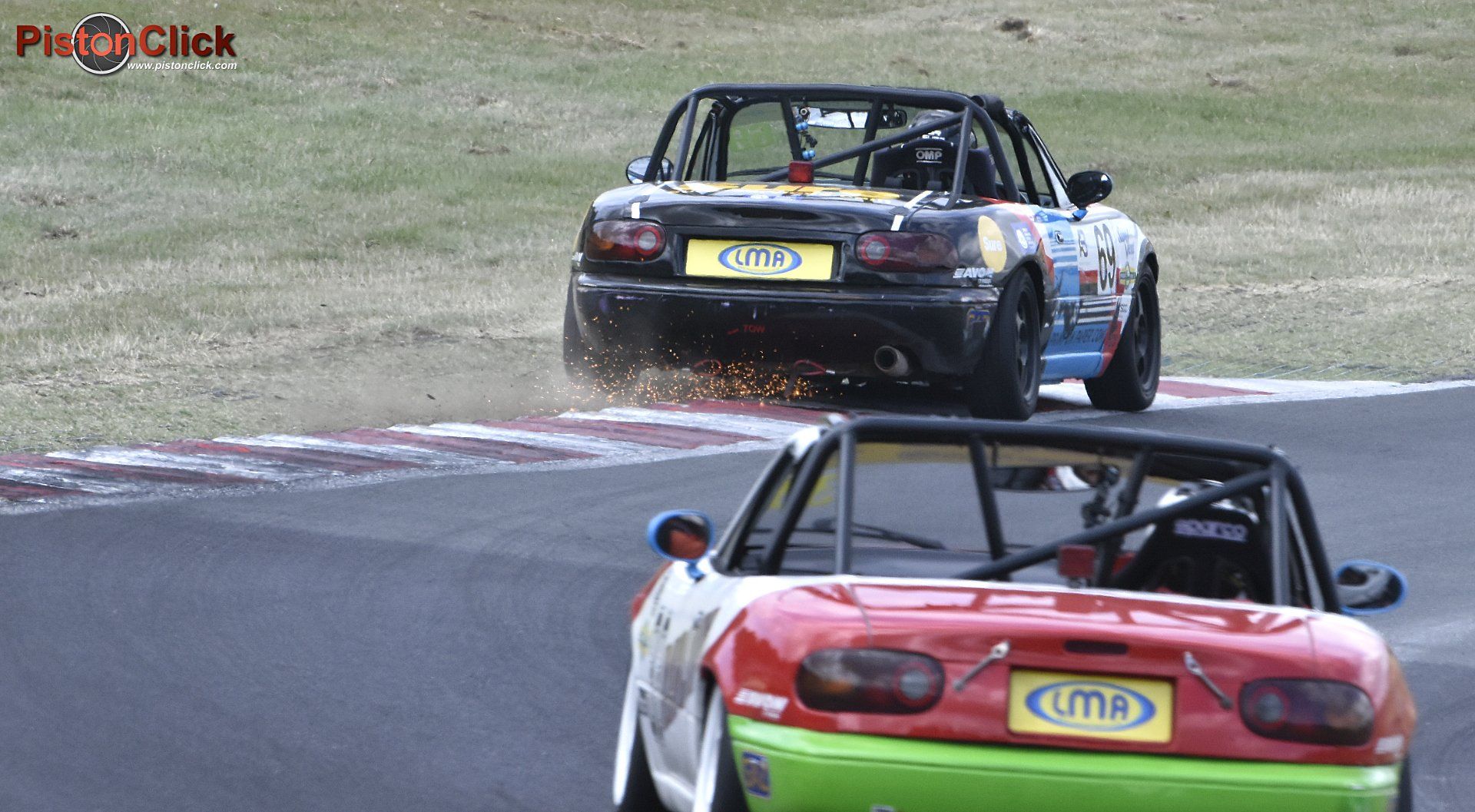 MX5 racing at Cadwell Park