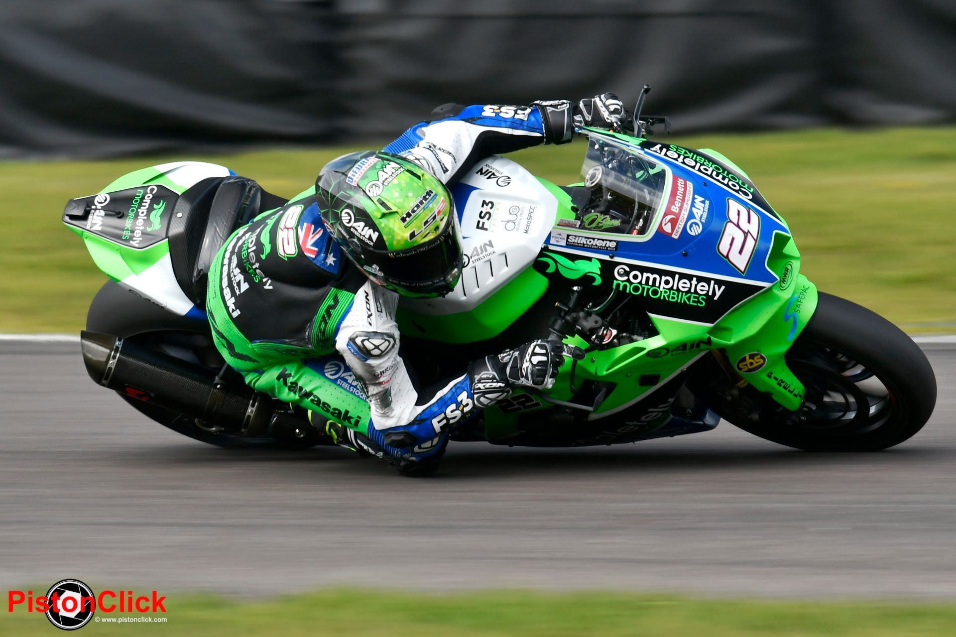 British Super Bikes Jason O'Halloran on the Completely Motorbikes FS-3 Yamaha YZF-R1