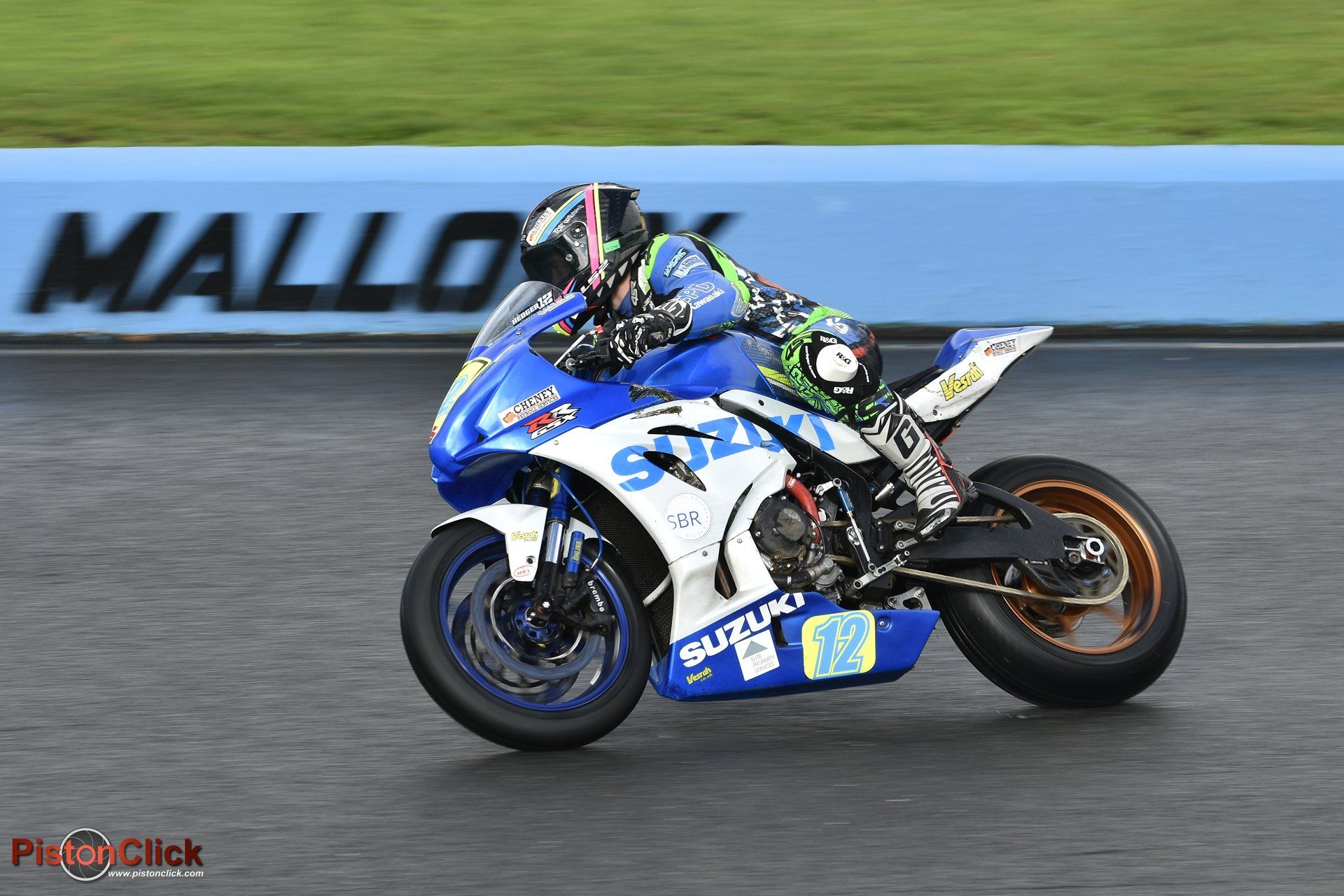 Shaw's Hairpin at Mallory Park the Race of the Year
