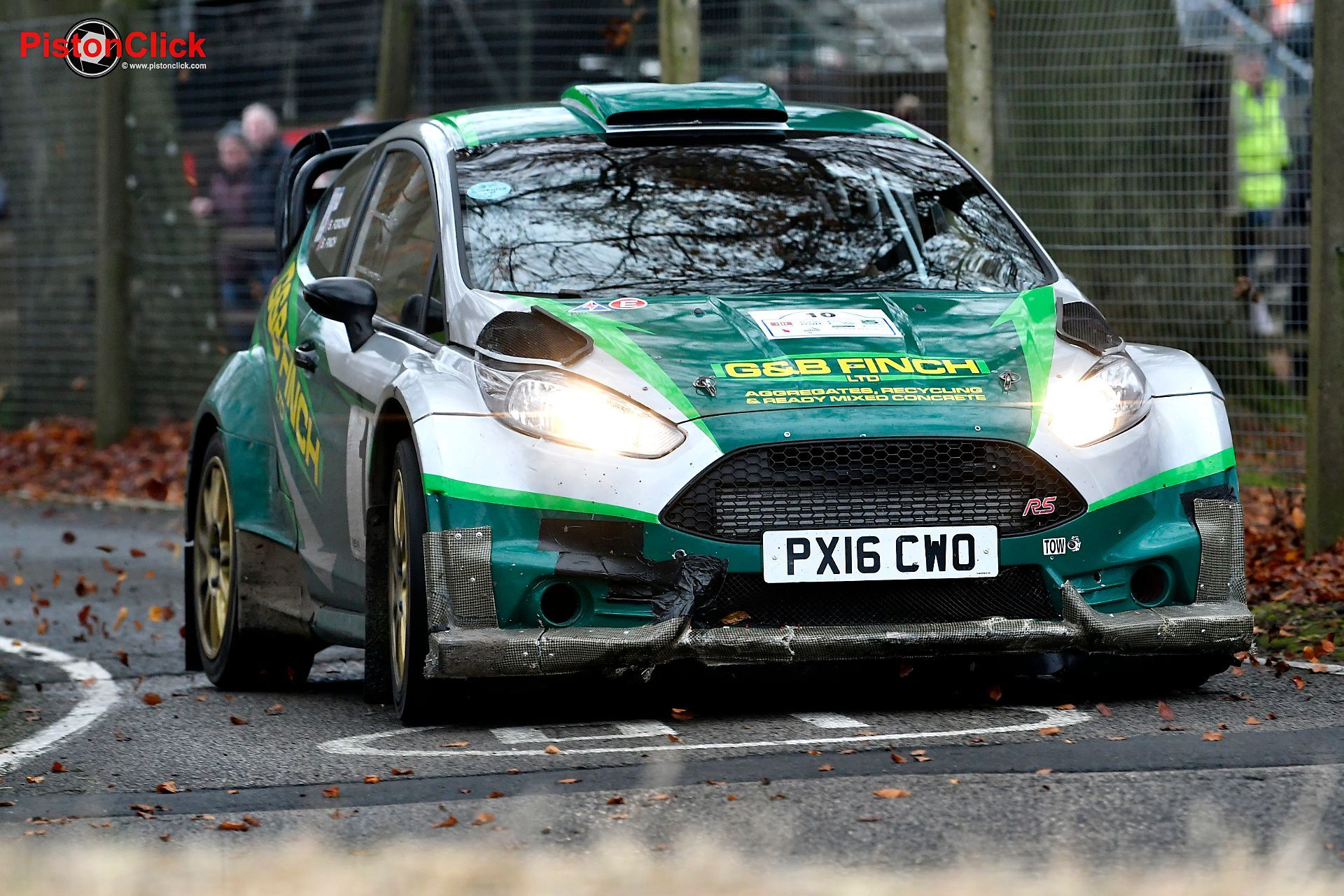 Rallying round the mountain at Cadwell Park