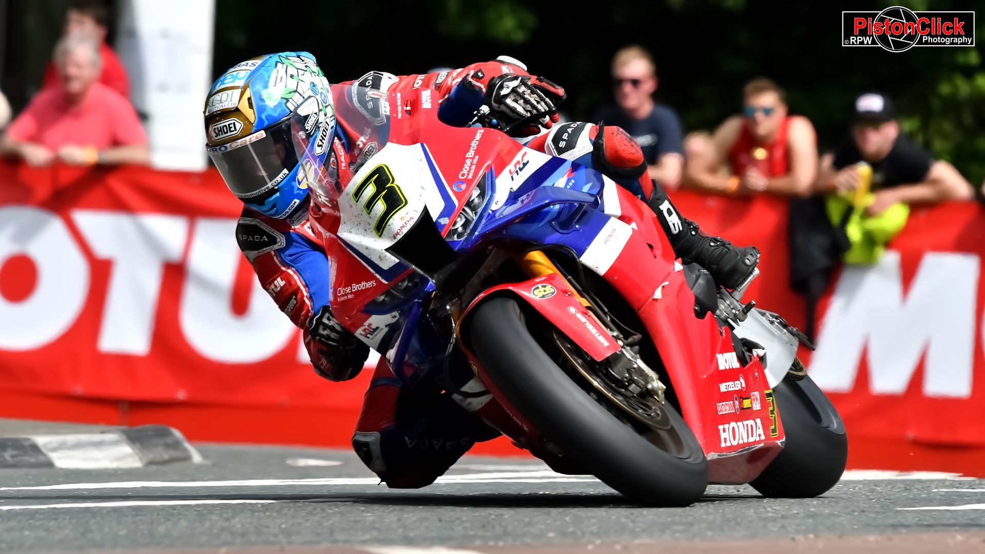 Dean Harrison in the IoM Superbike race 2024