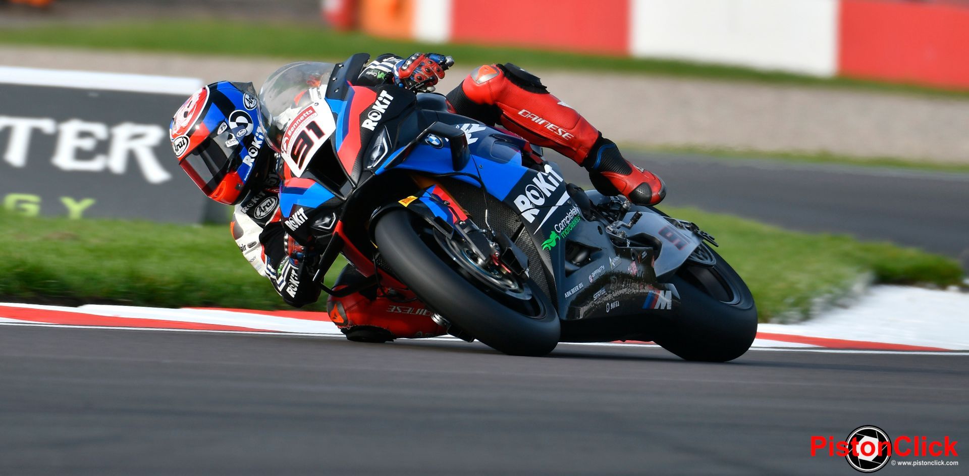 Leon Haslam racing at Donington Park