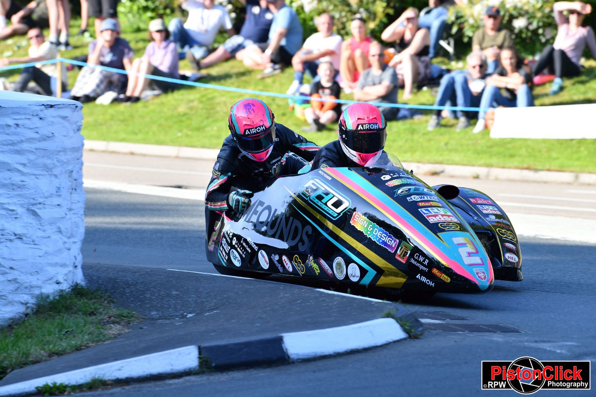 Pete Founds/Jevan Walmsley sidecar IoM TT