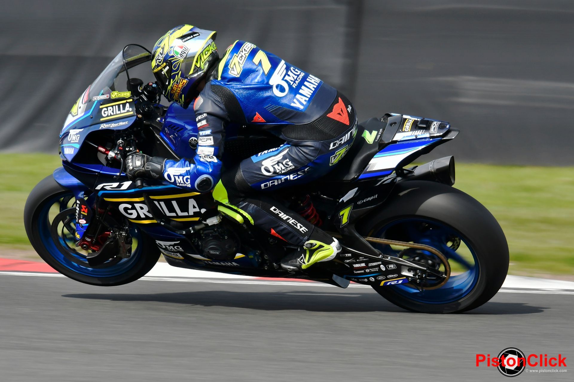 Ryan Vickers on the OMG GRILLA Yamaha Racing R1