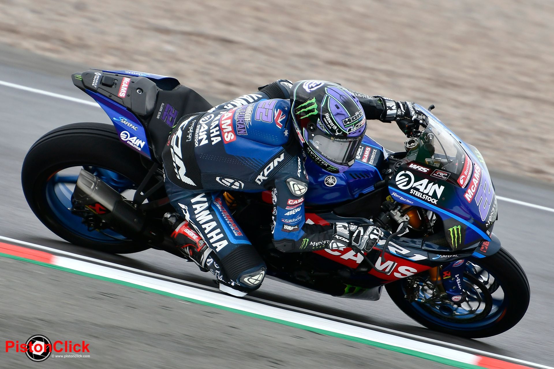 Jason O'Halloran racing at Donington Park