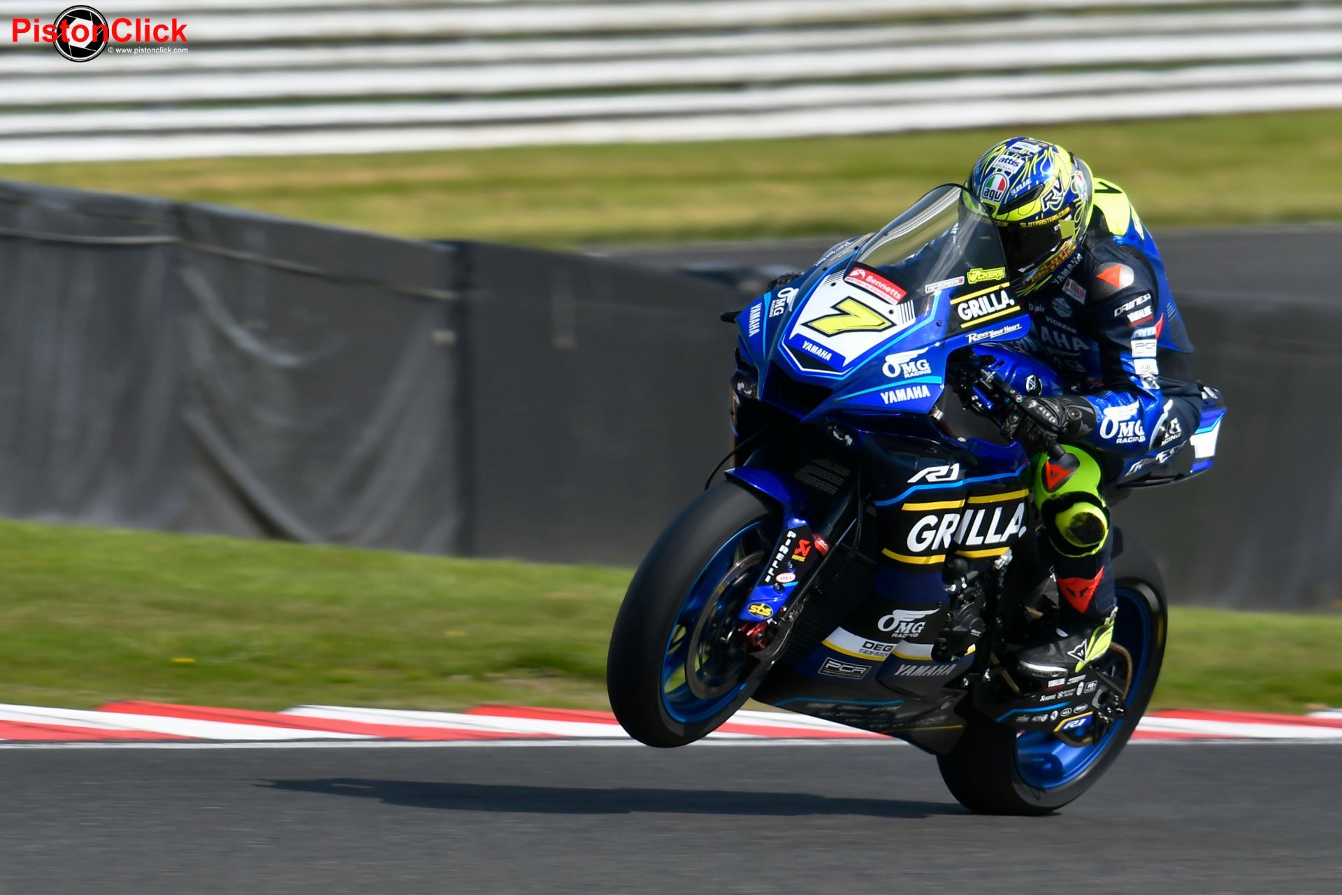 Ryan Vickers on the OMG GRILLA Yamaha Racing R1