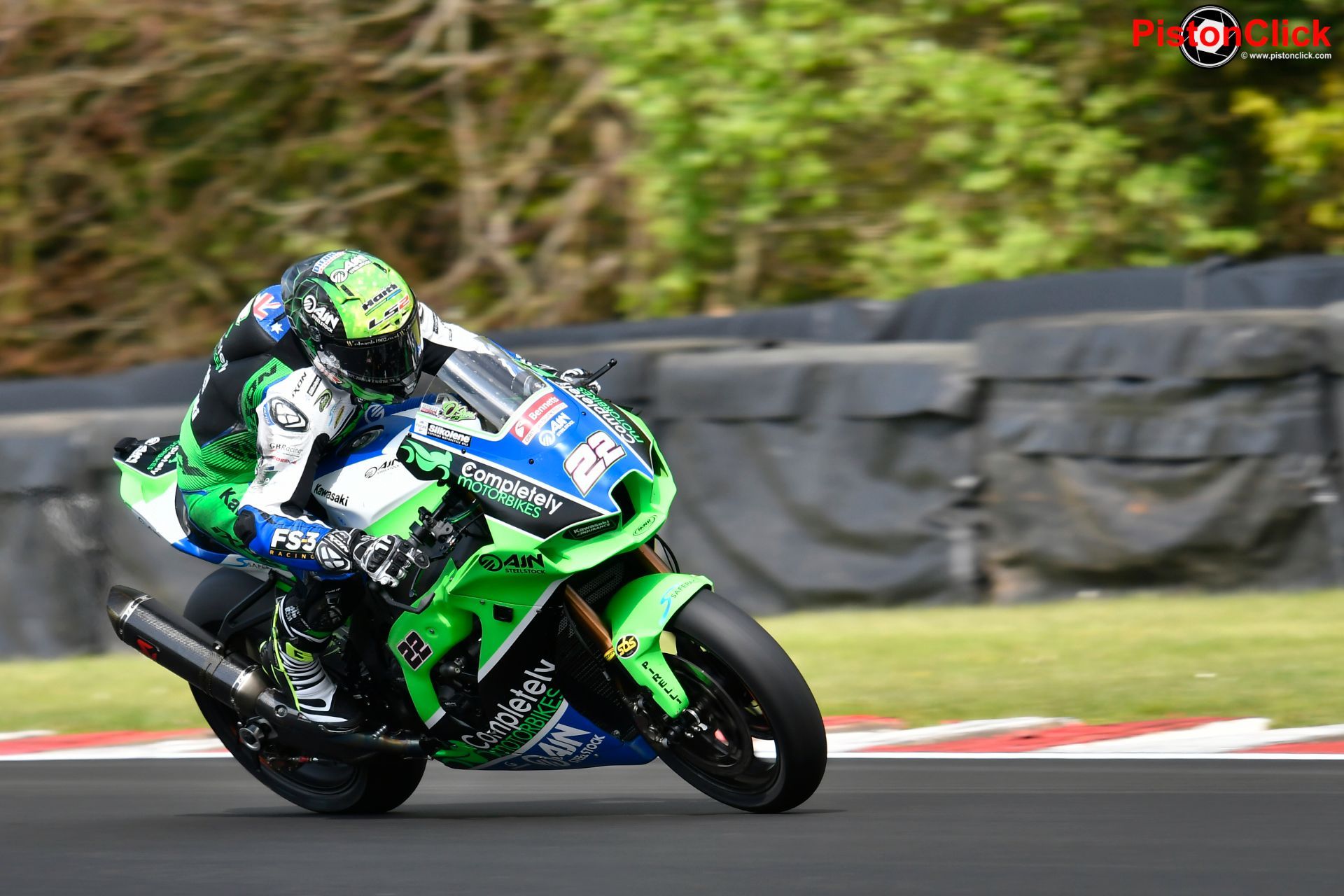 British Super Bikes Jason O'Halloran on the Completely Motorbikes FS-3 Yamaha YZF-R1