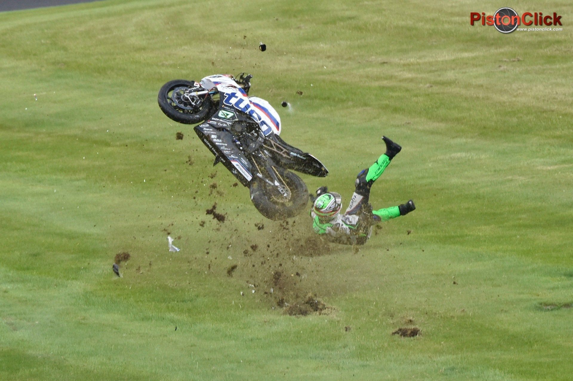 BSB Cadwell Park Andy Reid crash
