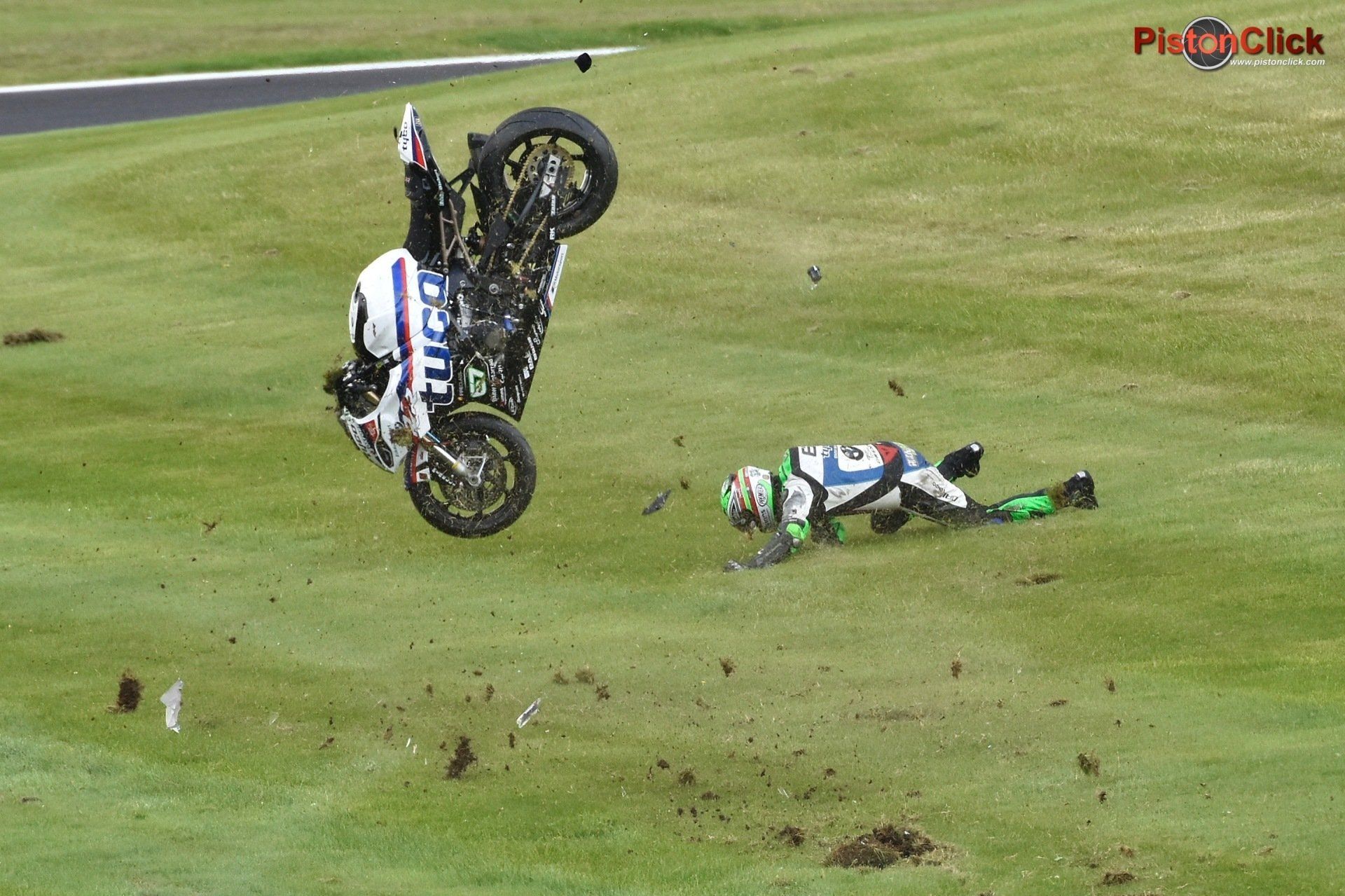 BSB Cadwell Park Andy Reid crash