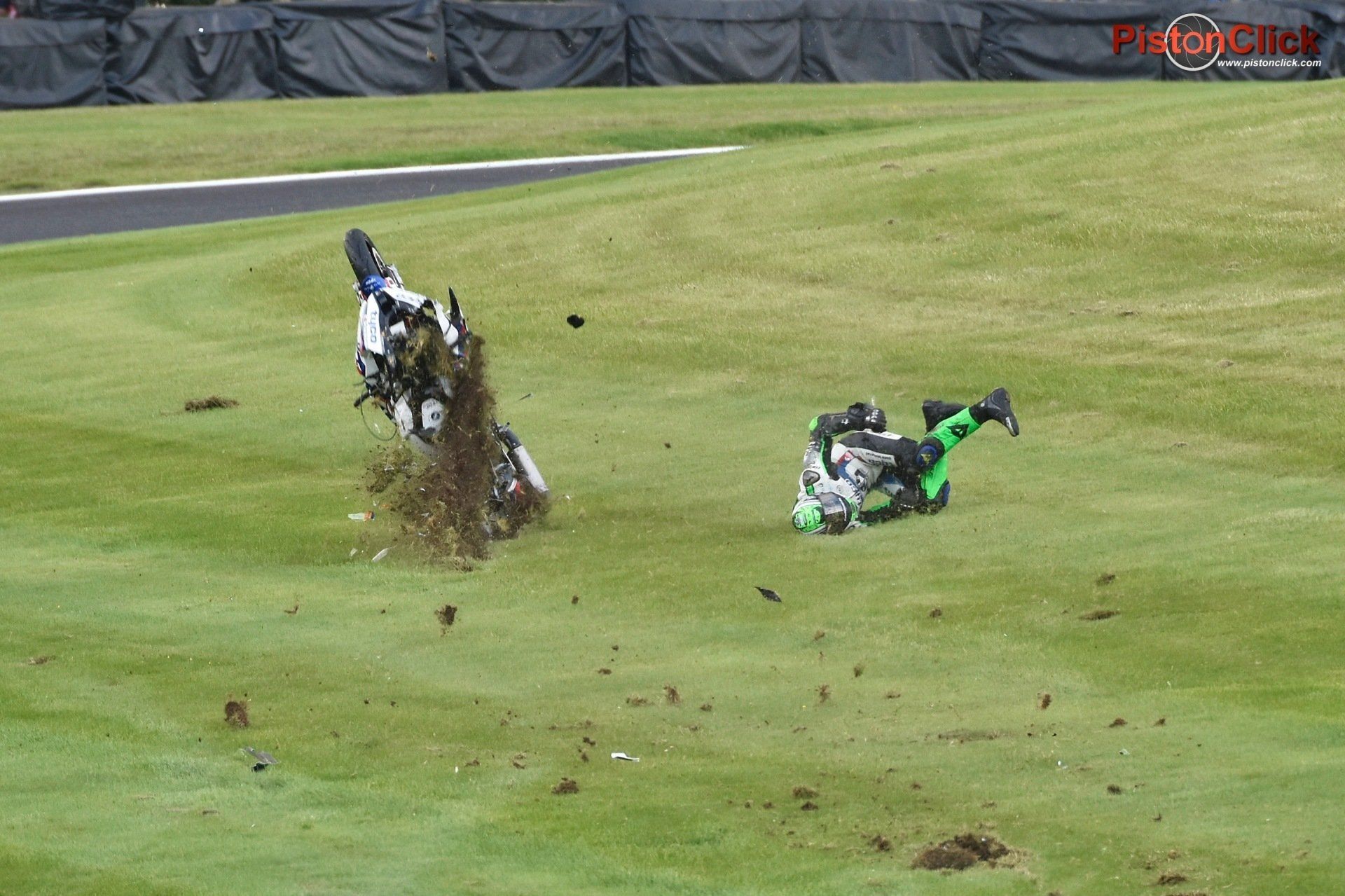 BSB Cadwell Park Andy Reid crash
