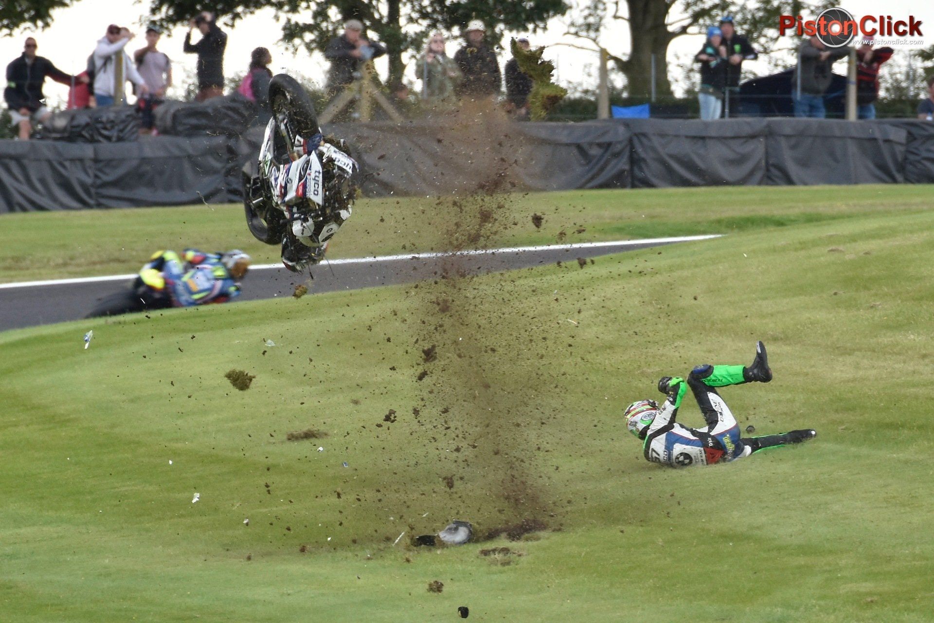BSB Cadwell Park Andy Reid crash