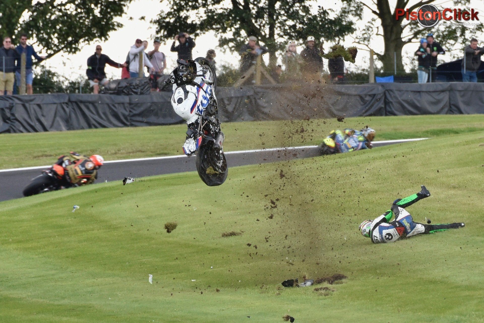 BSB Cadwell Park Andy Reid crash