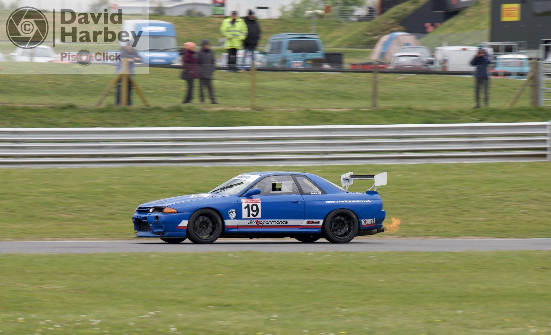 Where to take photos at Snatterton