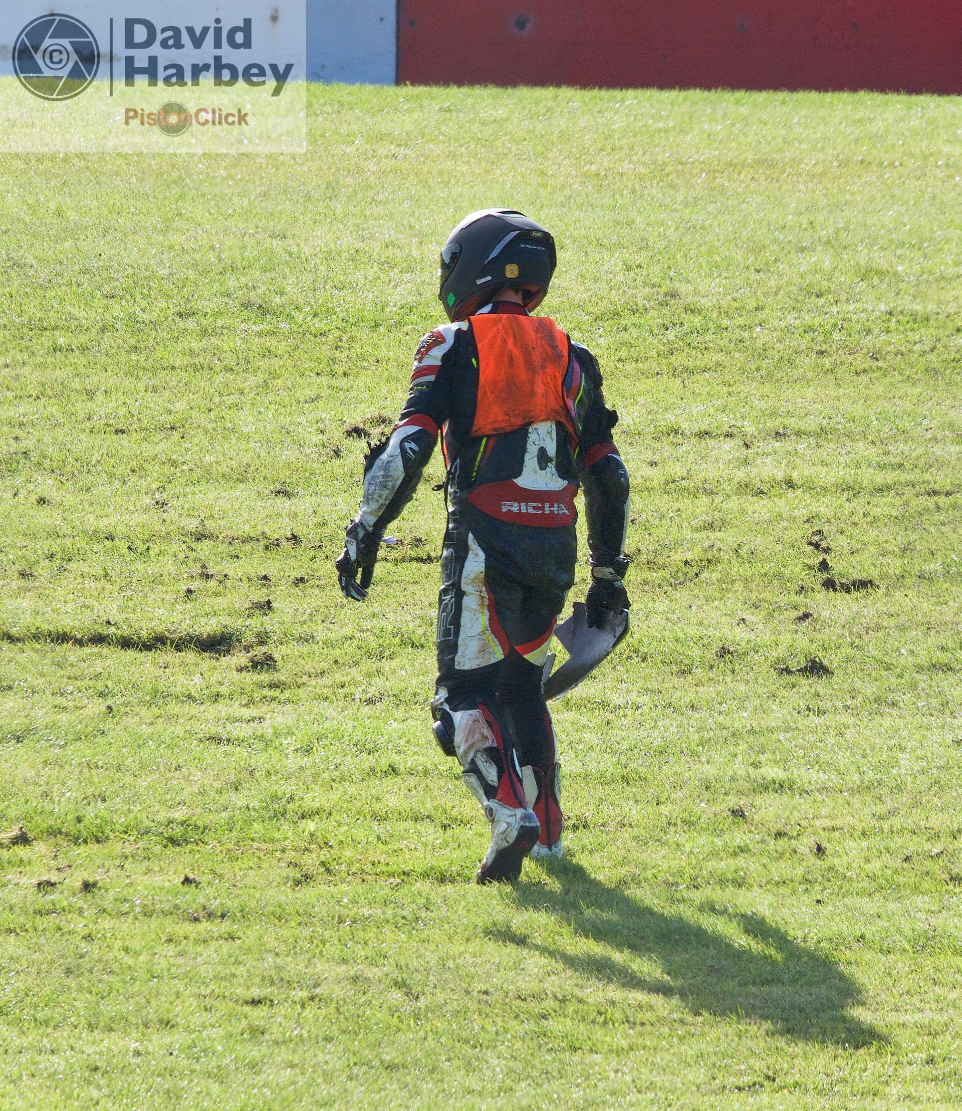 Nikon D3400 and Sigma 100-400mm zoom lens