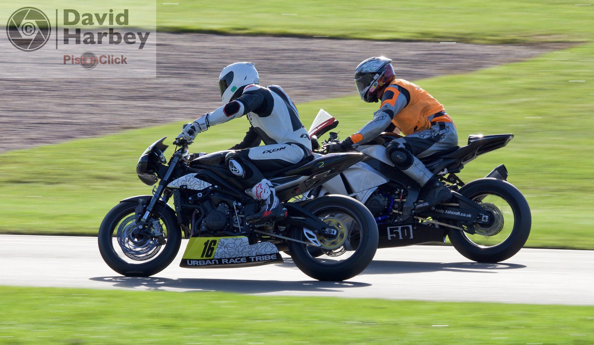 Nikon D3400 and Sigma 100-400mm zoom lens