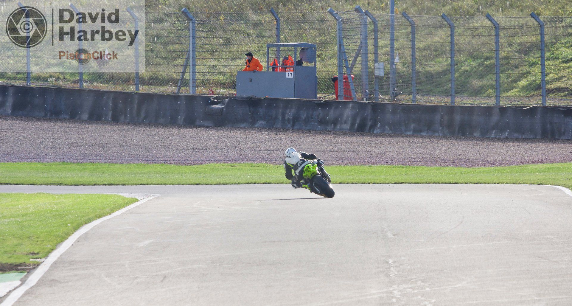 Nikon D3400 and Sigma 100-400mm zoom lens