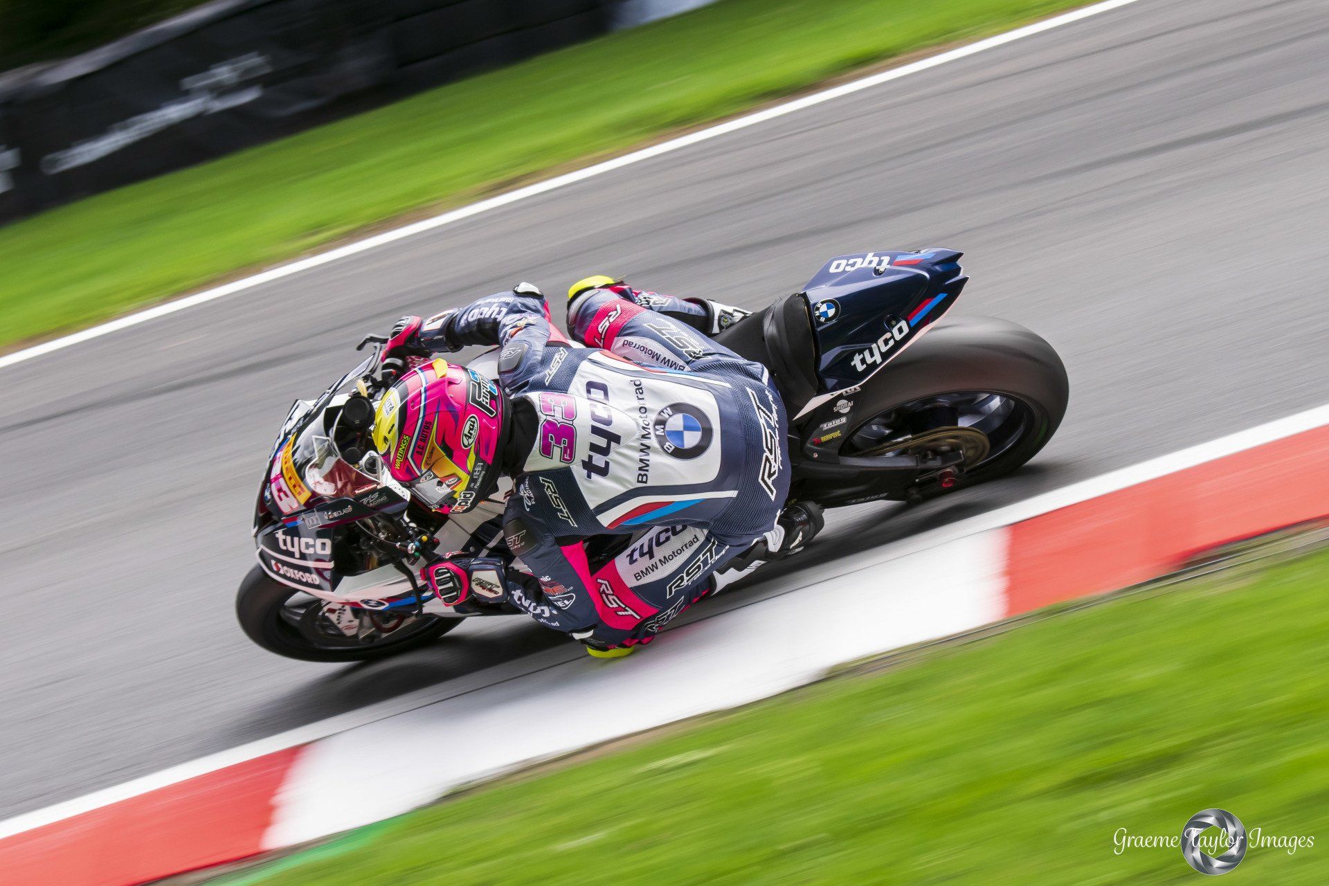 British Super Bikes from Cadwell Park