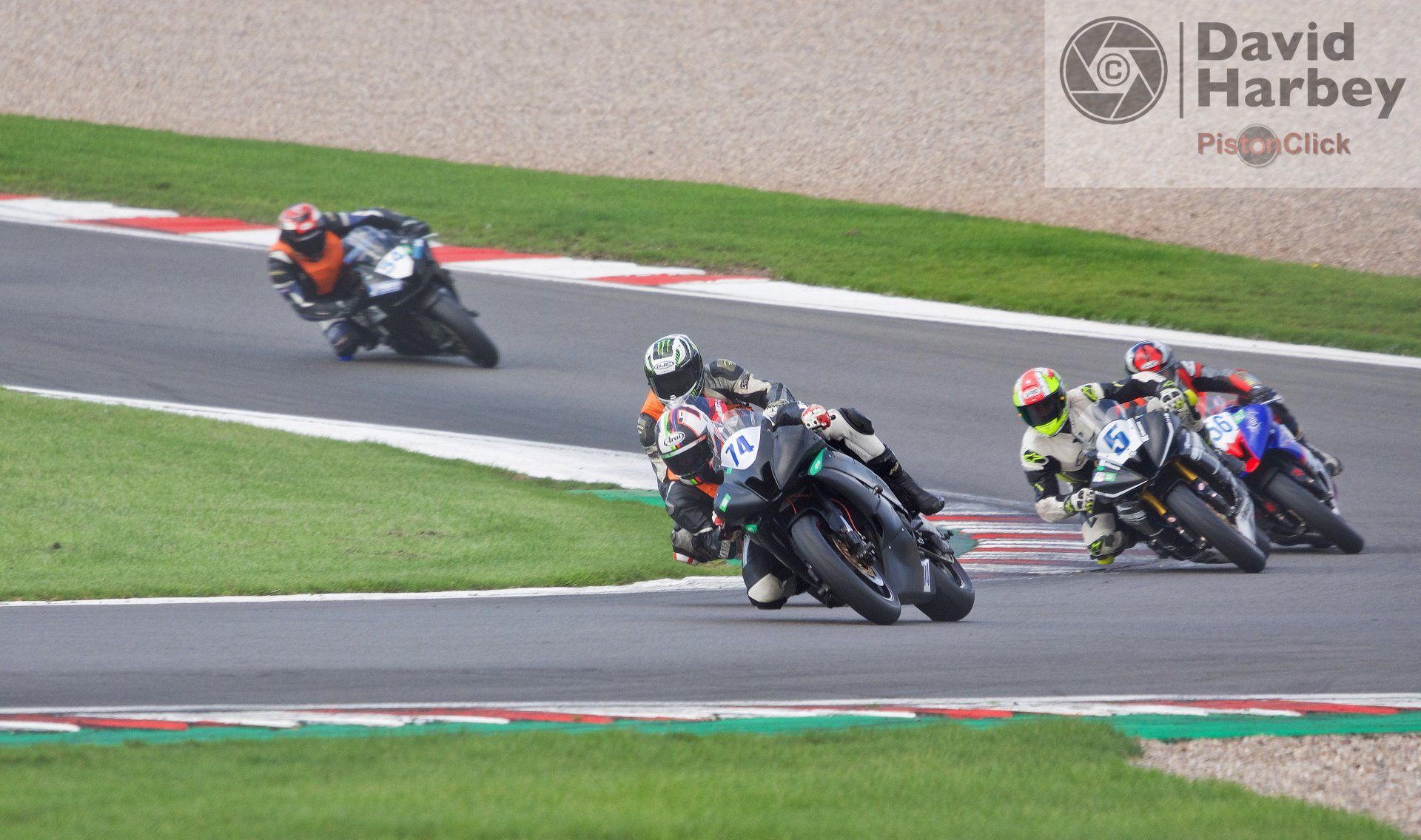 Nikon D3400 and Sigma 100-400mm zoom lens