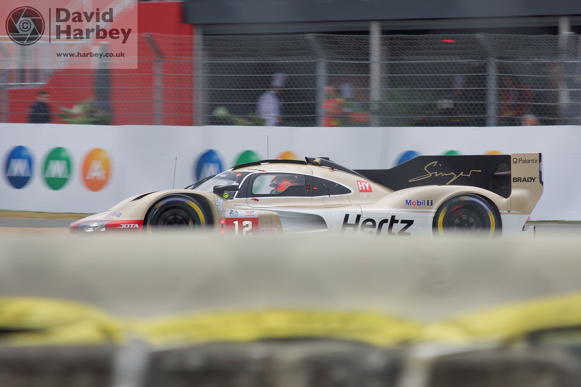 Photographing the 2024 Le Mans 24 Hours with a kit camera and lens