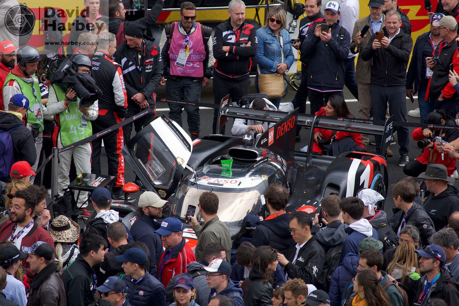 Photographing the 2024 Le Mans 24 Hours back in the 1990s