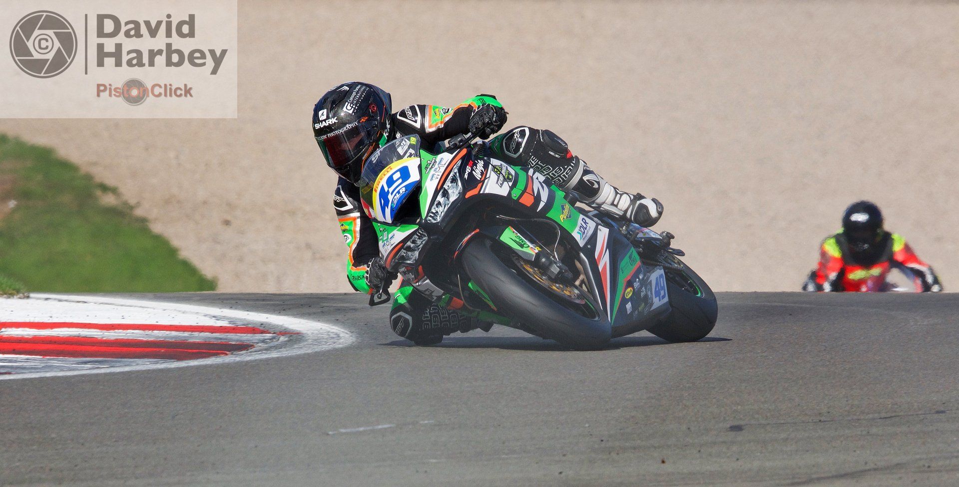 Nikon D3400 and Sigma 100-400mm zoom lens