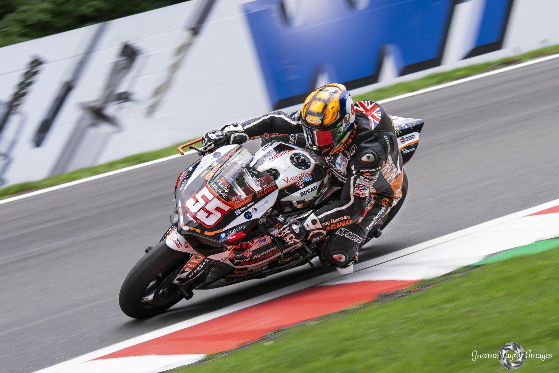 British Super Bikes from Cadwell Park