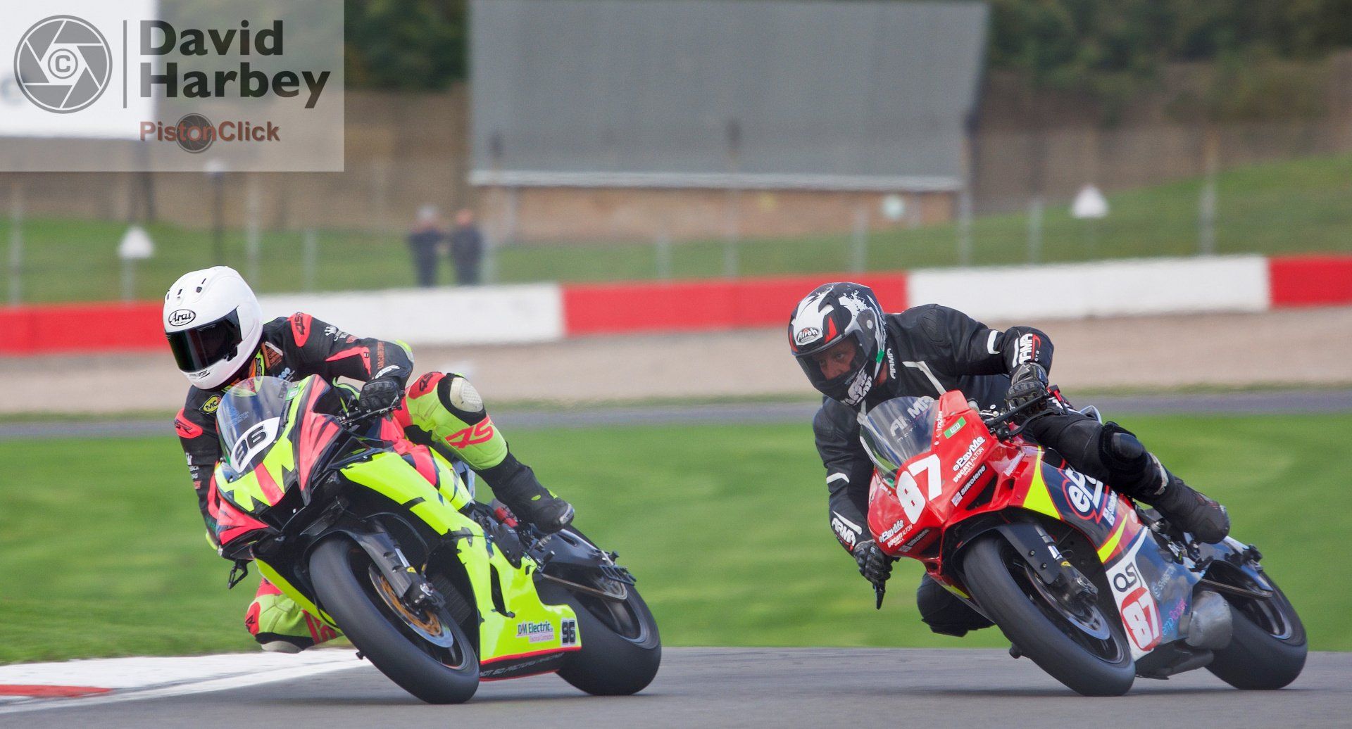 Nikon D3400 and Sigma 100-400mm zoom lens