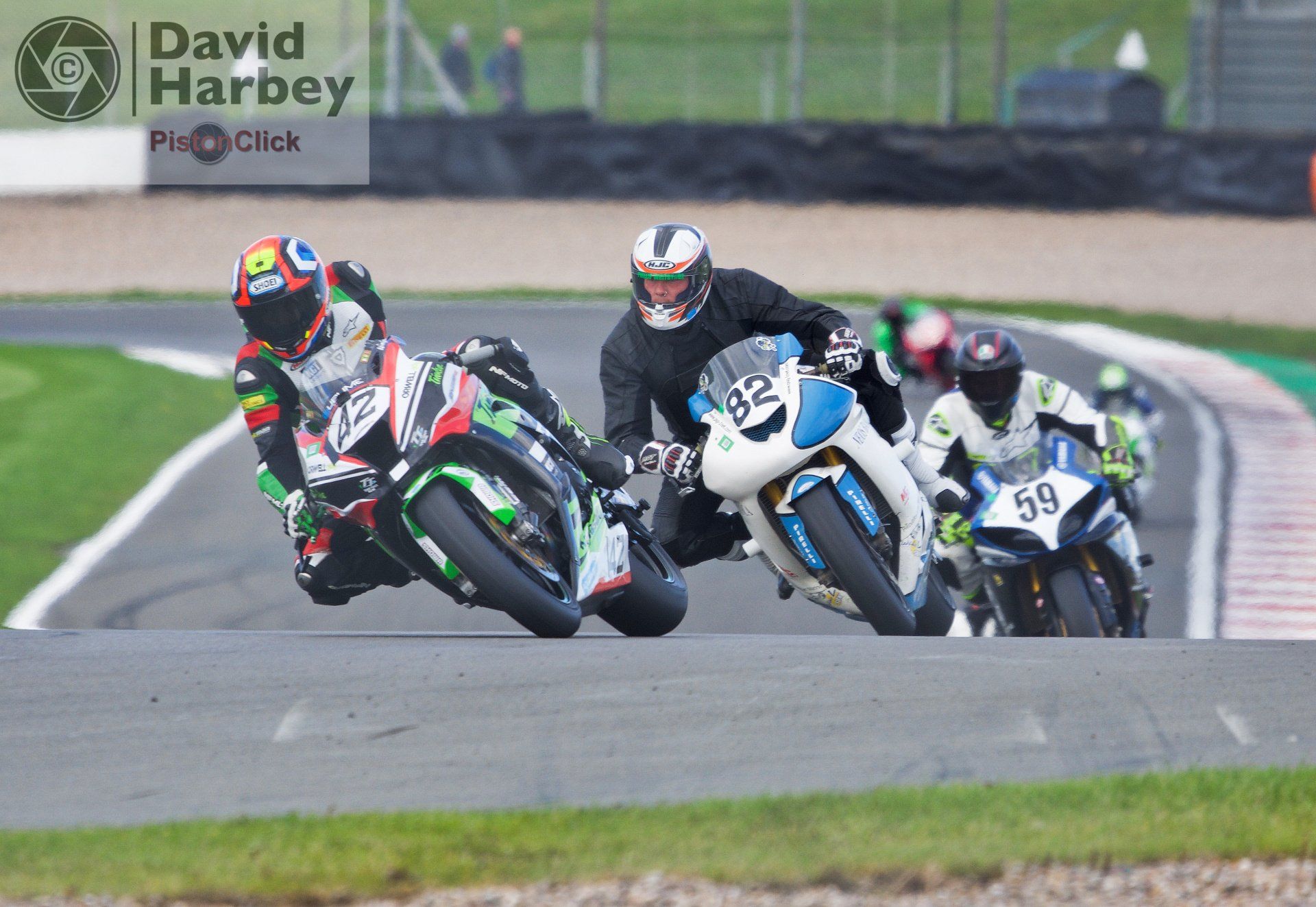 Nikon D3400 and Sigma 100-400mm zoom lens