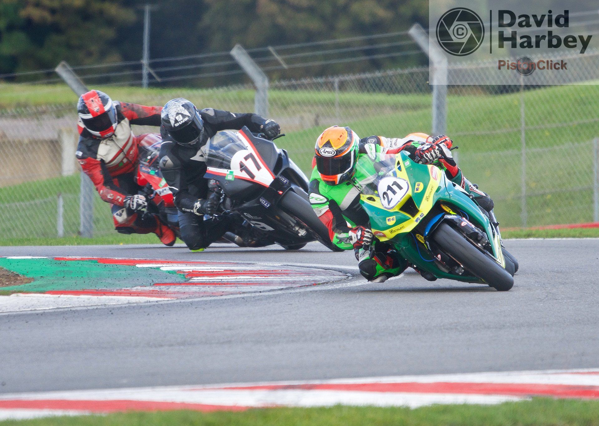 Nikon D3400 and Sigma 100-400mm zoom lens