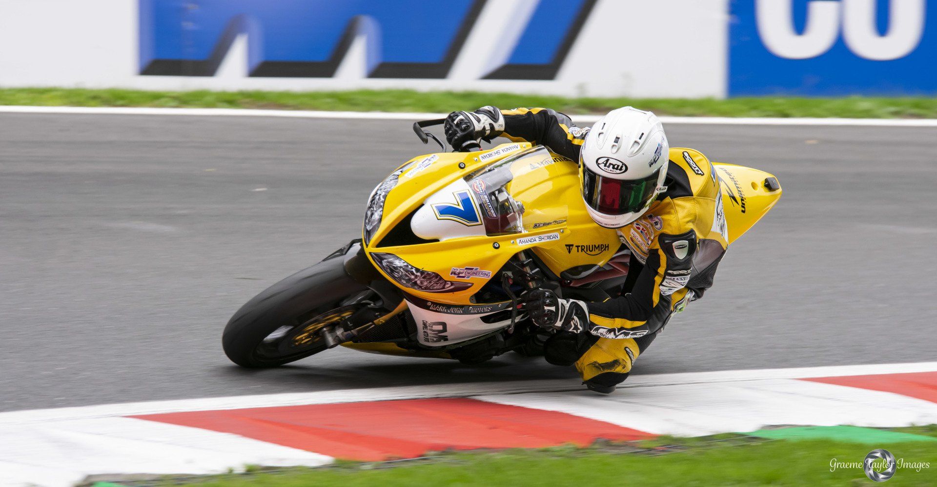 British Super Bikes from Cadwell Park