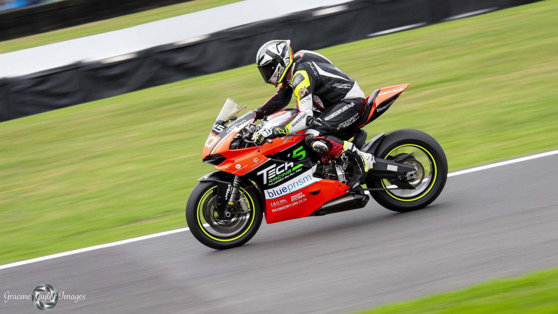 British Super Bikes from Cadwell Park