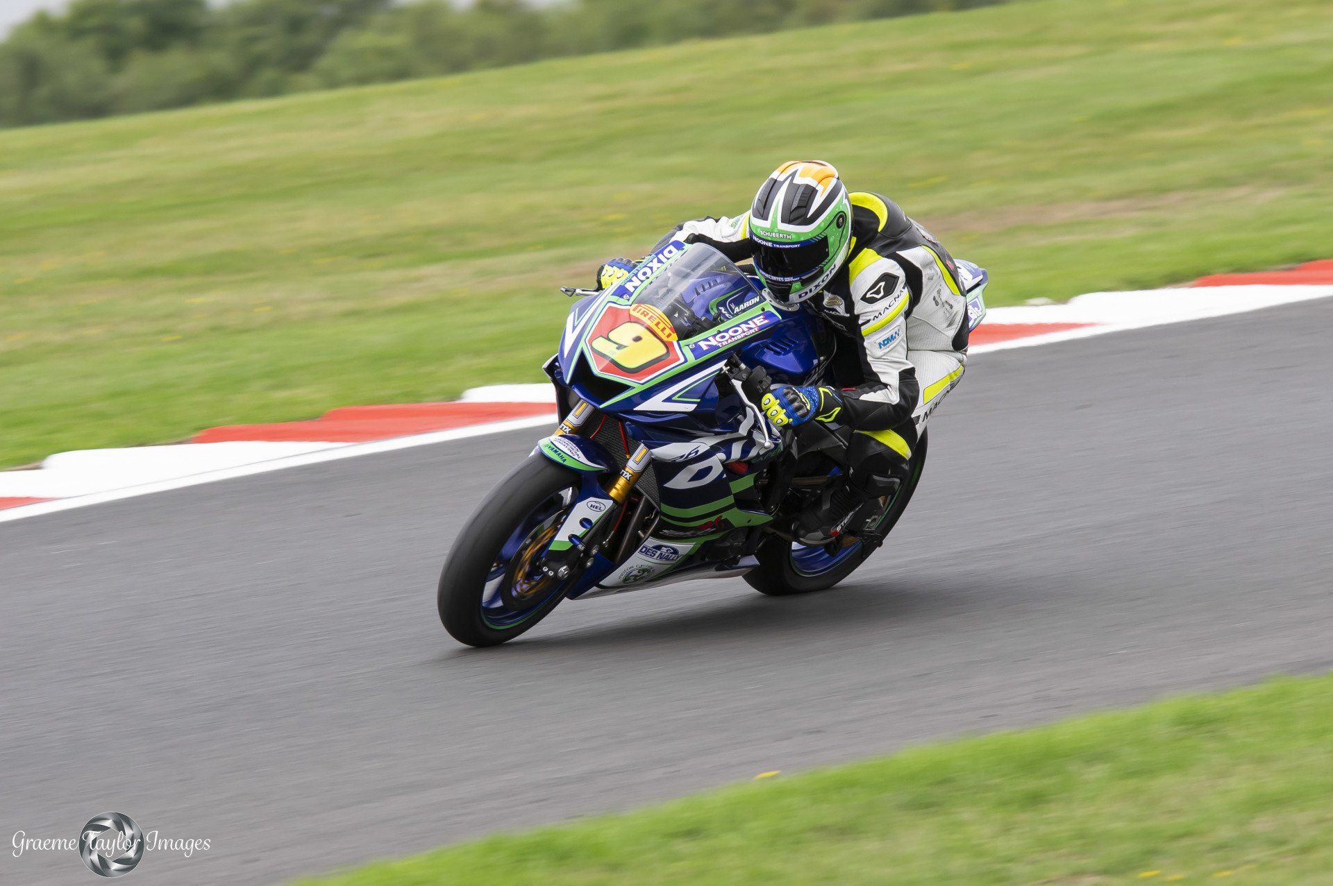 British Super Bikes from Cadwell Park