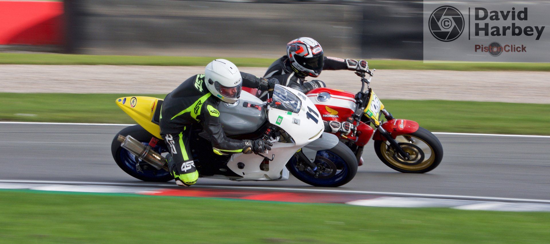 Nikon D3400 and Sigma 100-400mm zoom lens