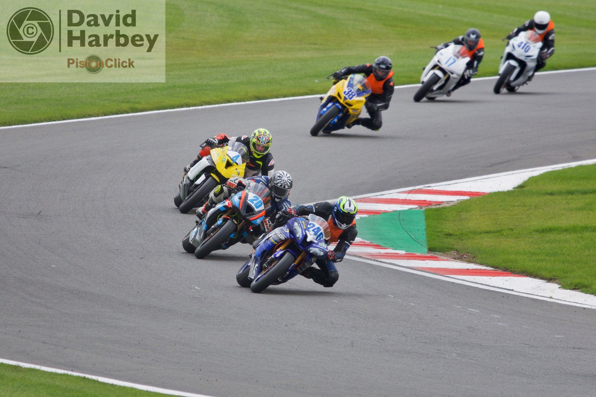 Nikon D3400 and Sigma 100-400mm zoom lens