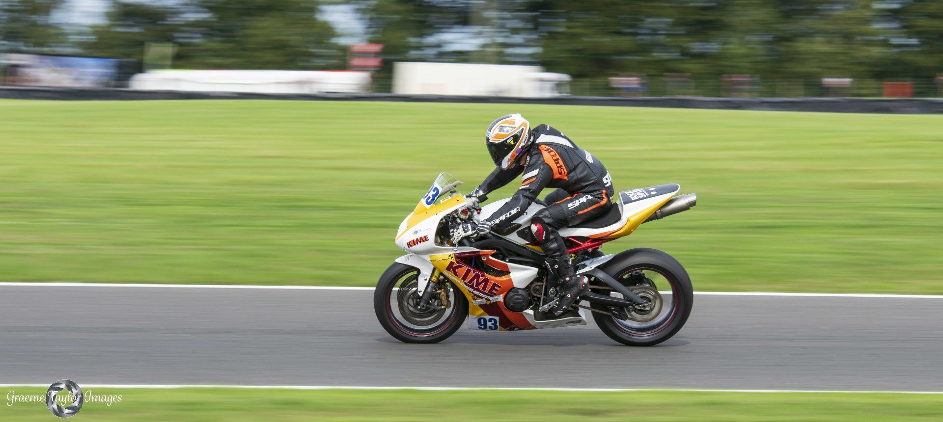 British Super Bikes from Cadwell Park