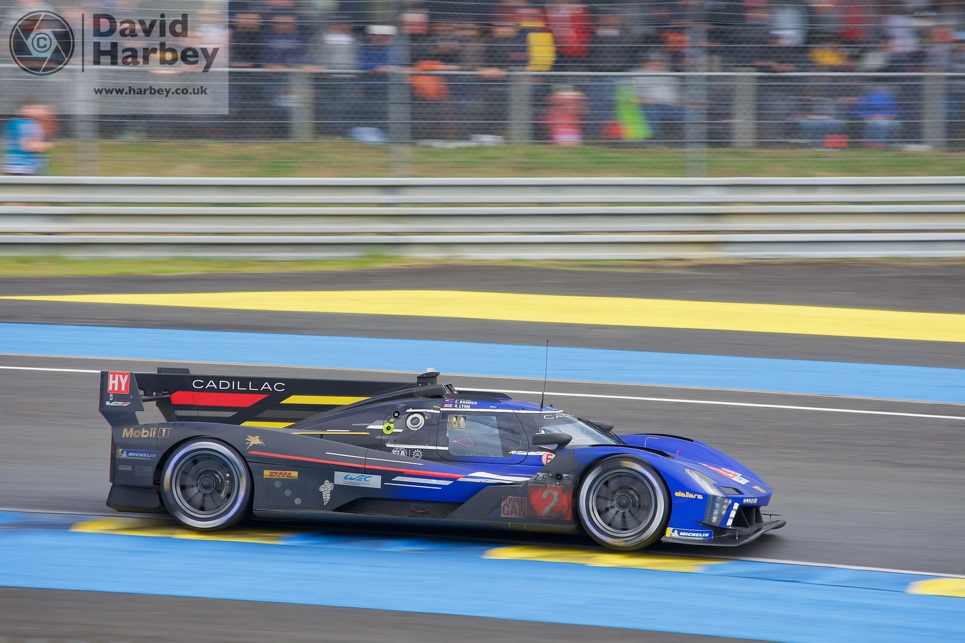 Photographing the 2024 Le Mans 24 Hours with a kit camera and lens