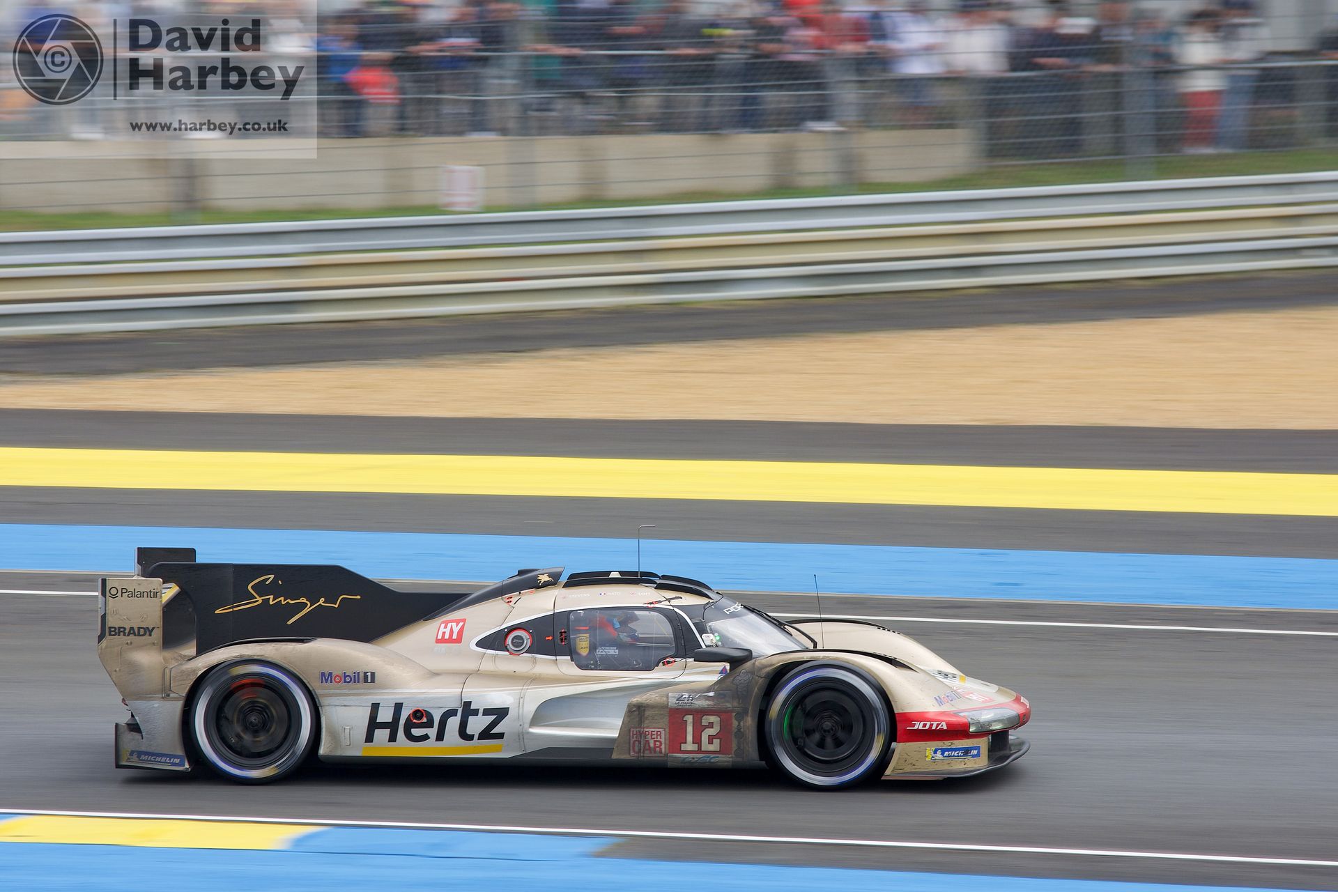 Photographing the 2024 Le Mans 24 Hours with a kit camera and lens