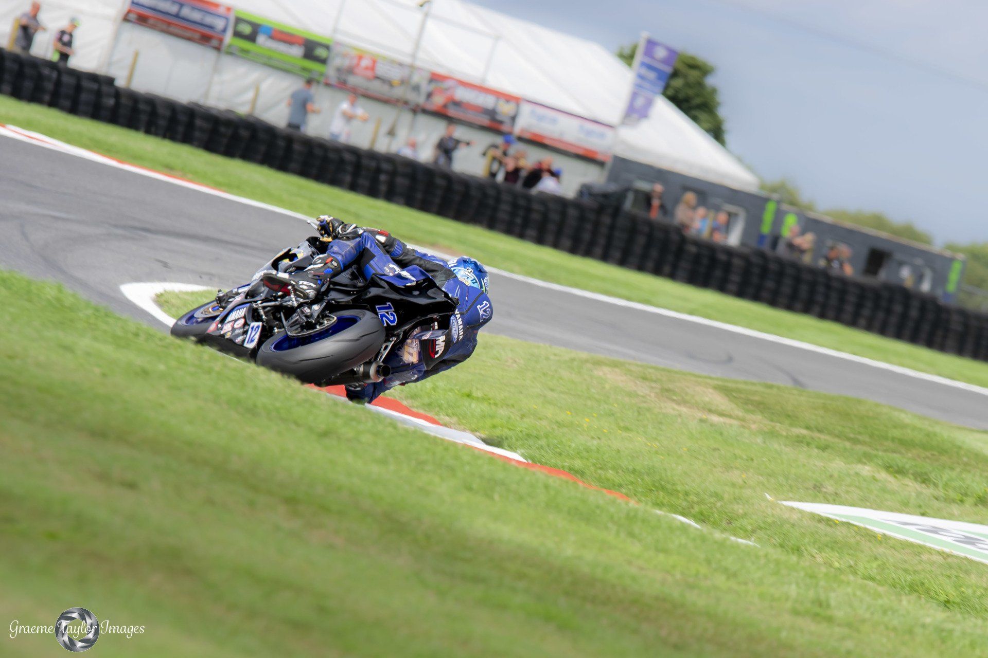 British Super Bikes from Cadwell Park