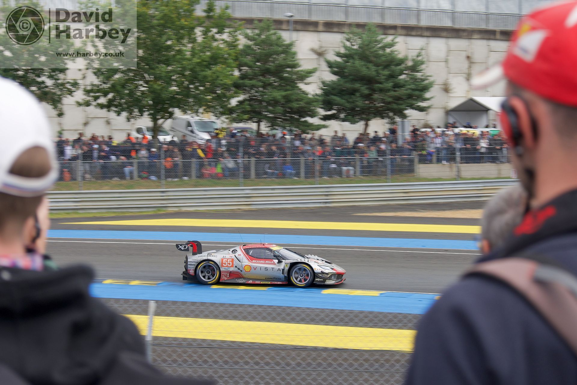 Photographing the 2024 Le Mans 24 Hours with a kit camera and lens
