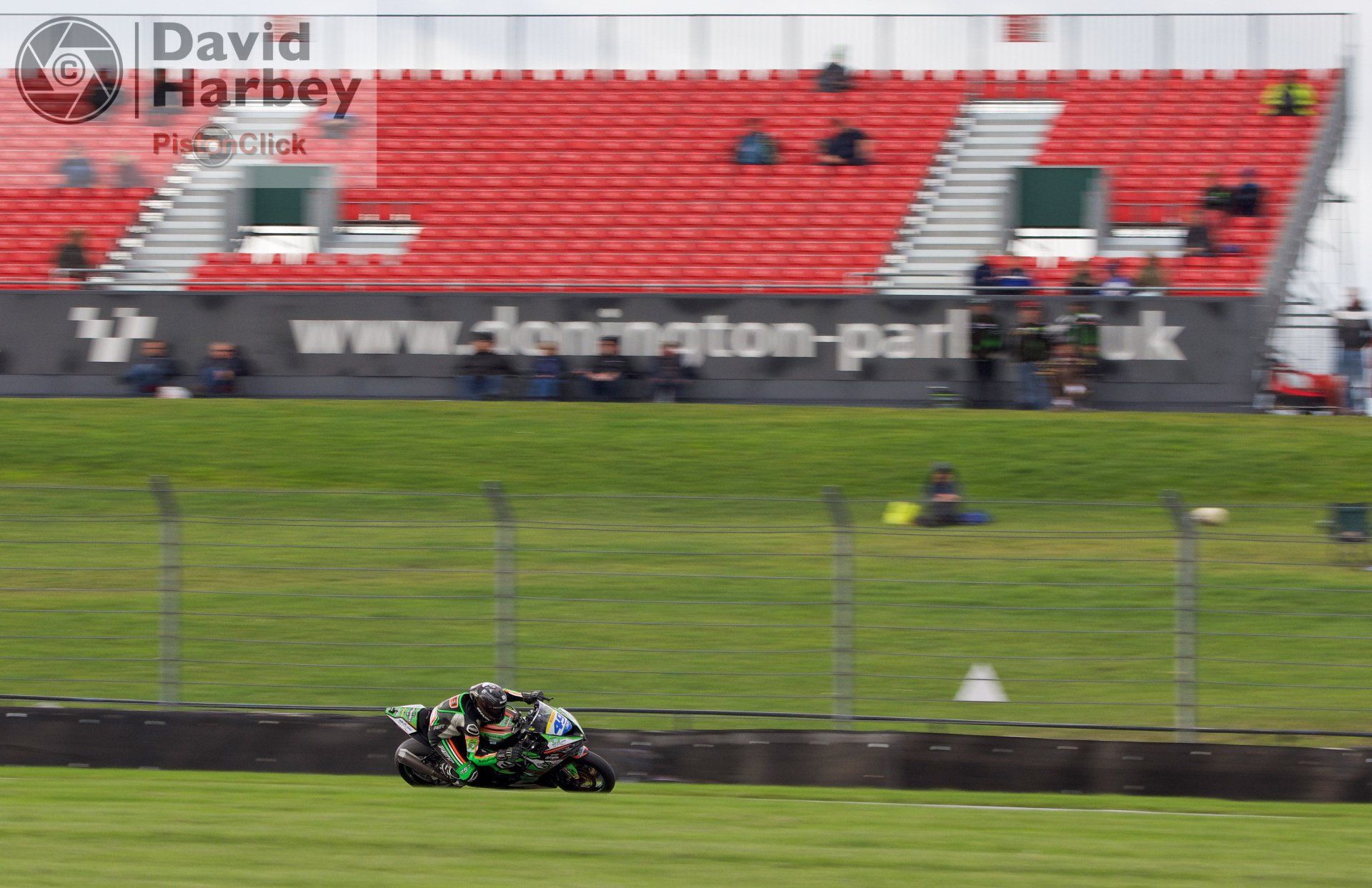 Sigma 100-400mm zoom lens