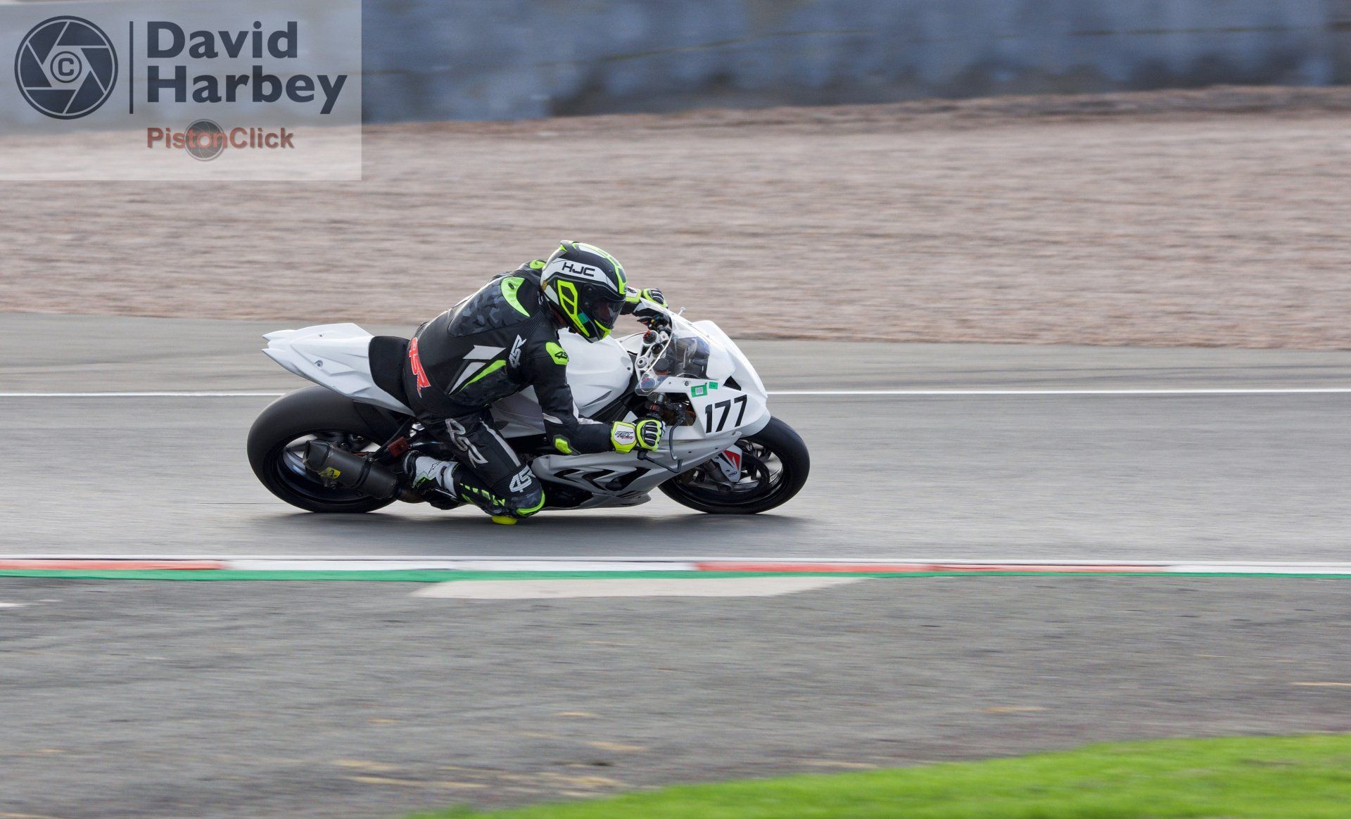 Sigma 100-400mm zoom lens