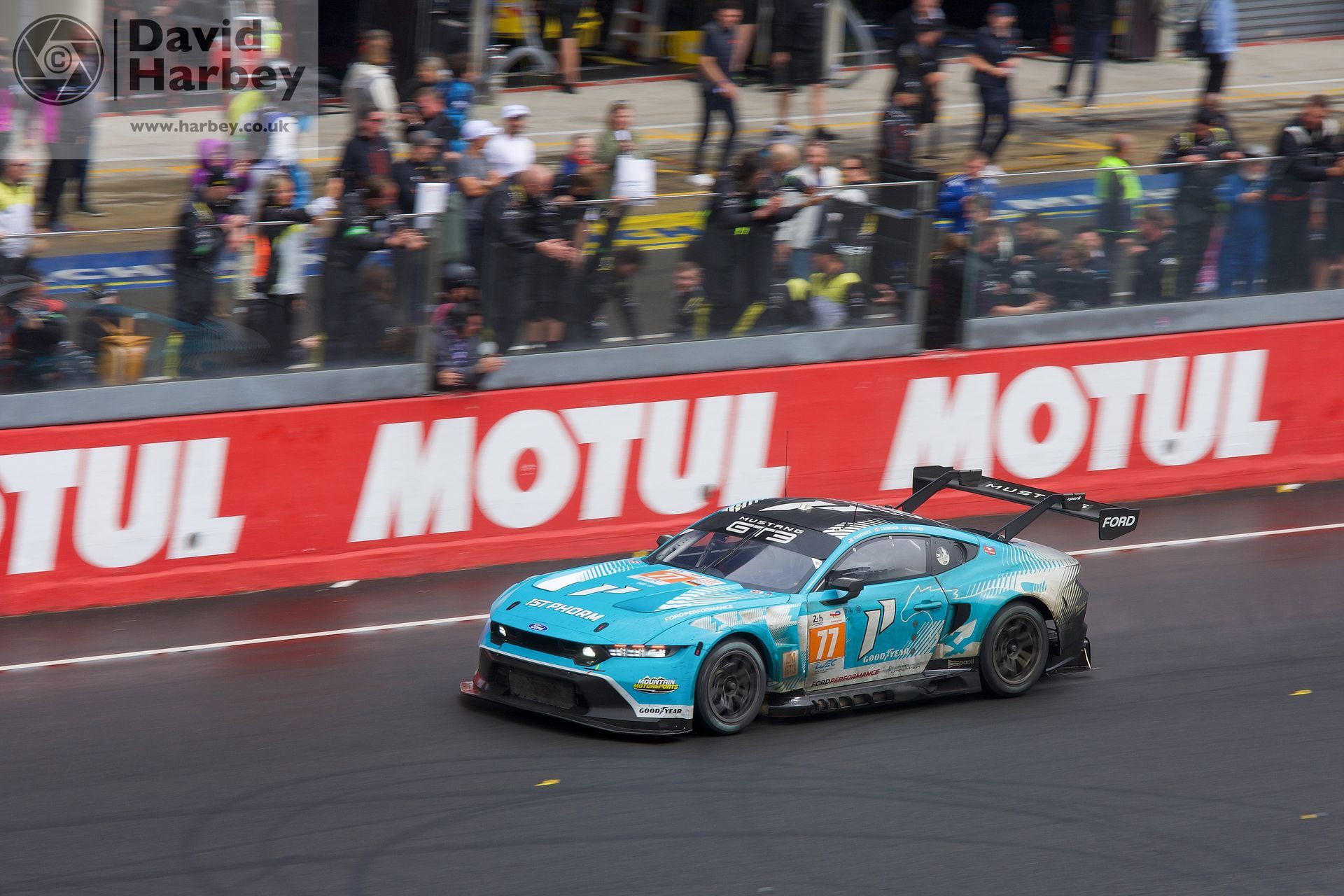 Photographing the 2024 Le Mans 24 Hours with a kit camera and lens