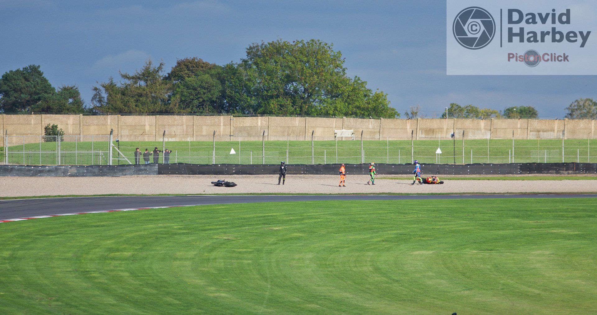 Nikon D3400 and Sigma 100-400mm zoom lens