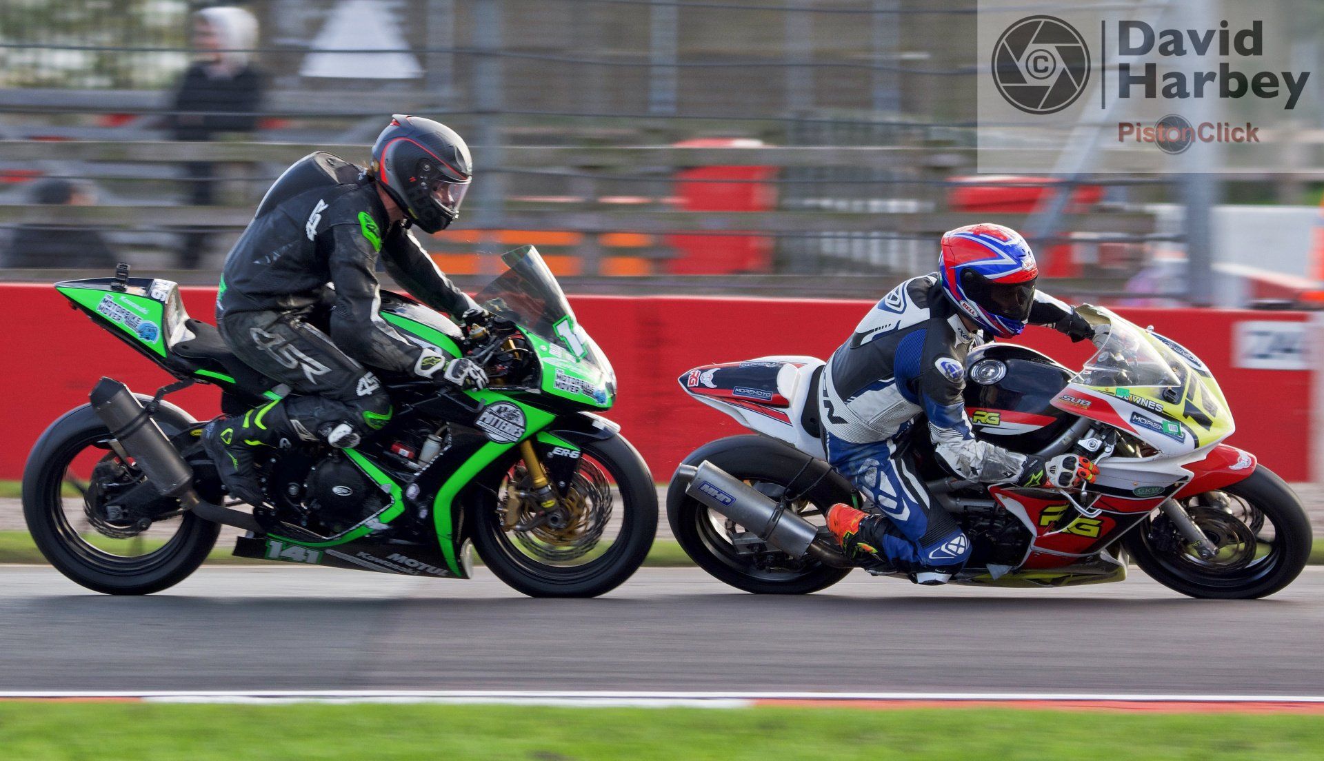 Nikon D3400 and Sigma 100-400mm zoom lens