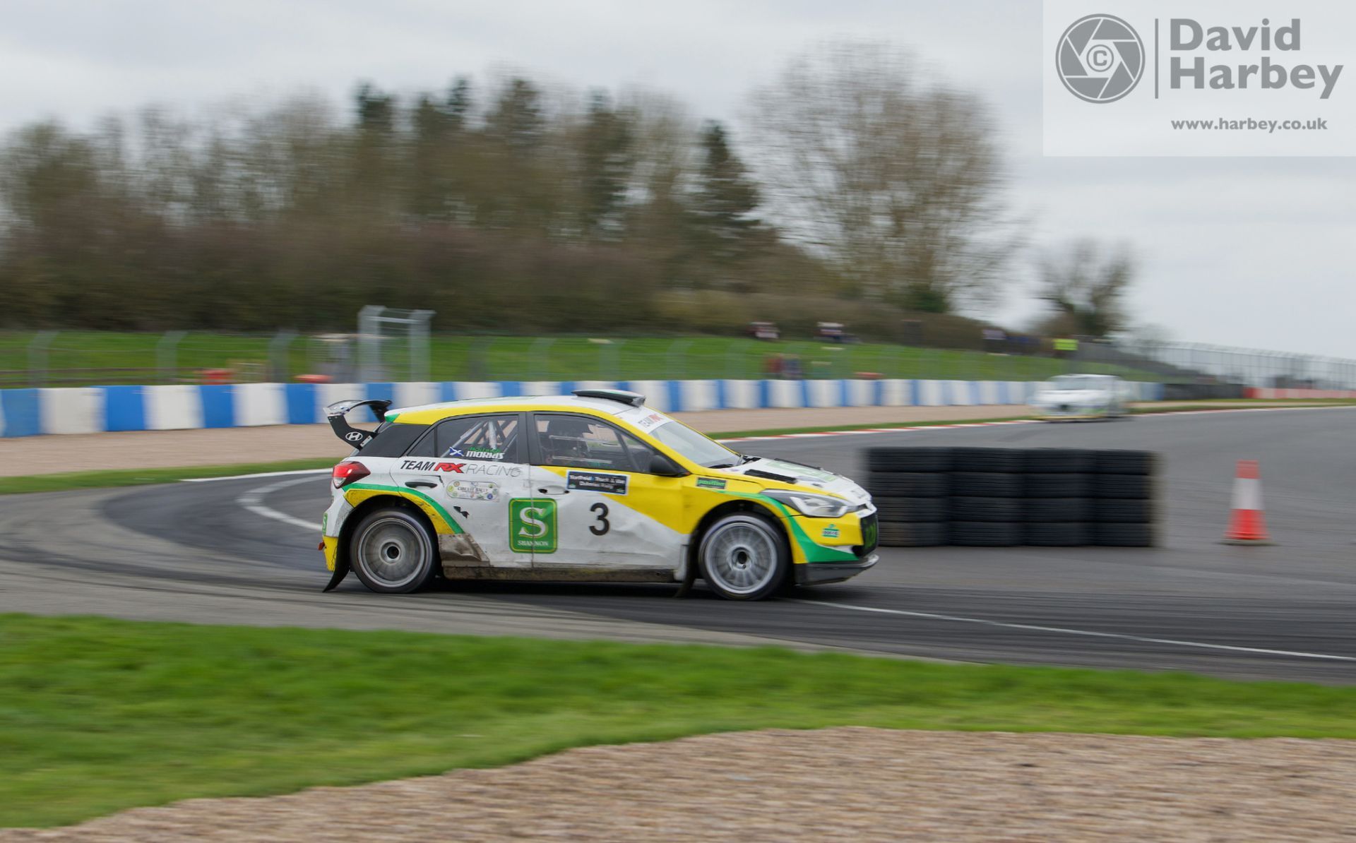 Panning photography very slow shutter speeds