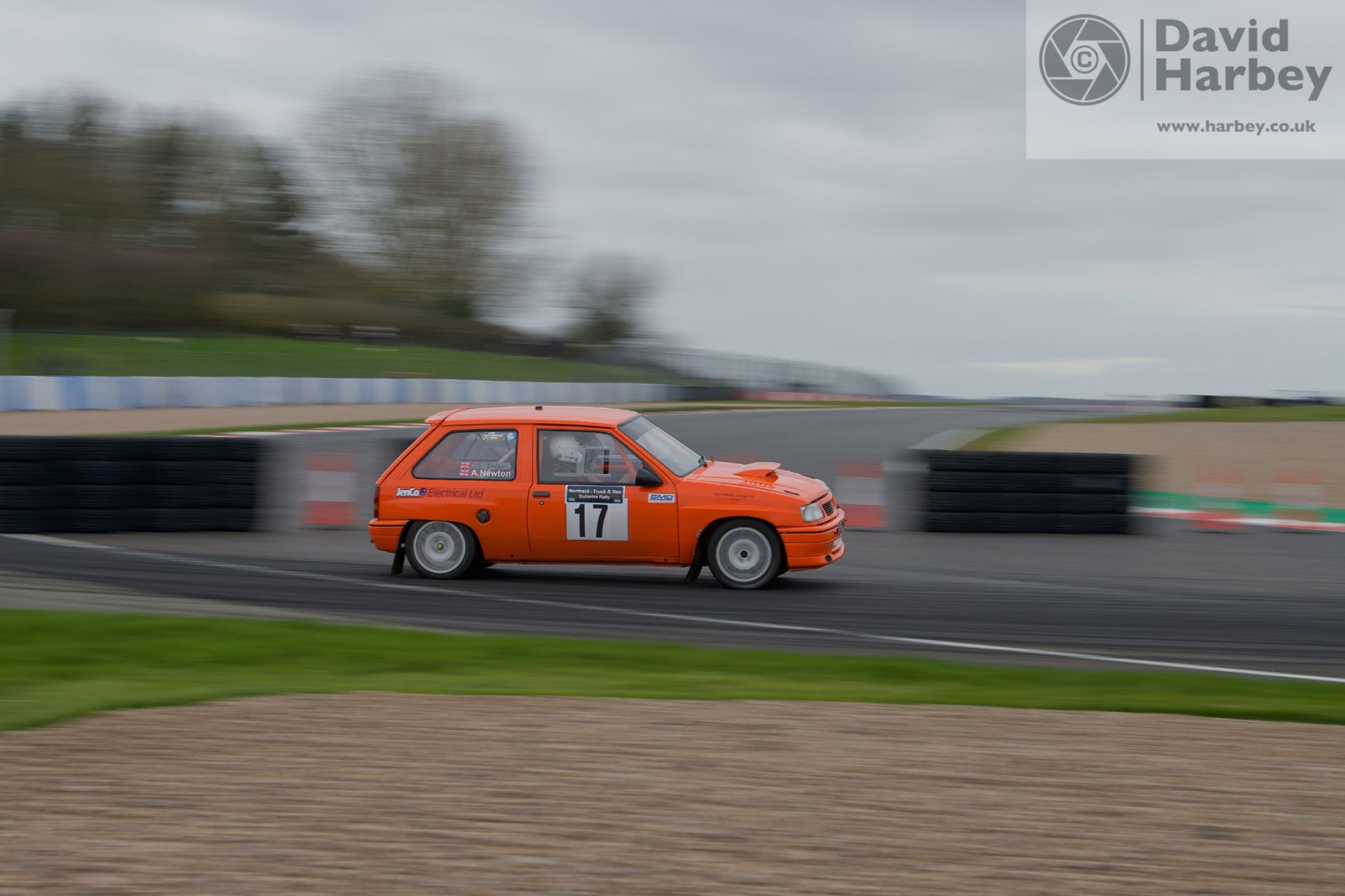 Panning photography very slow shutter speeds