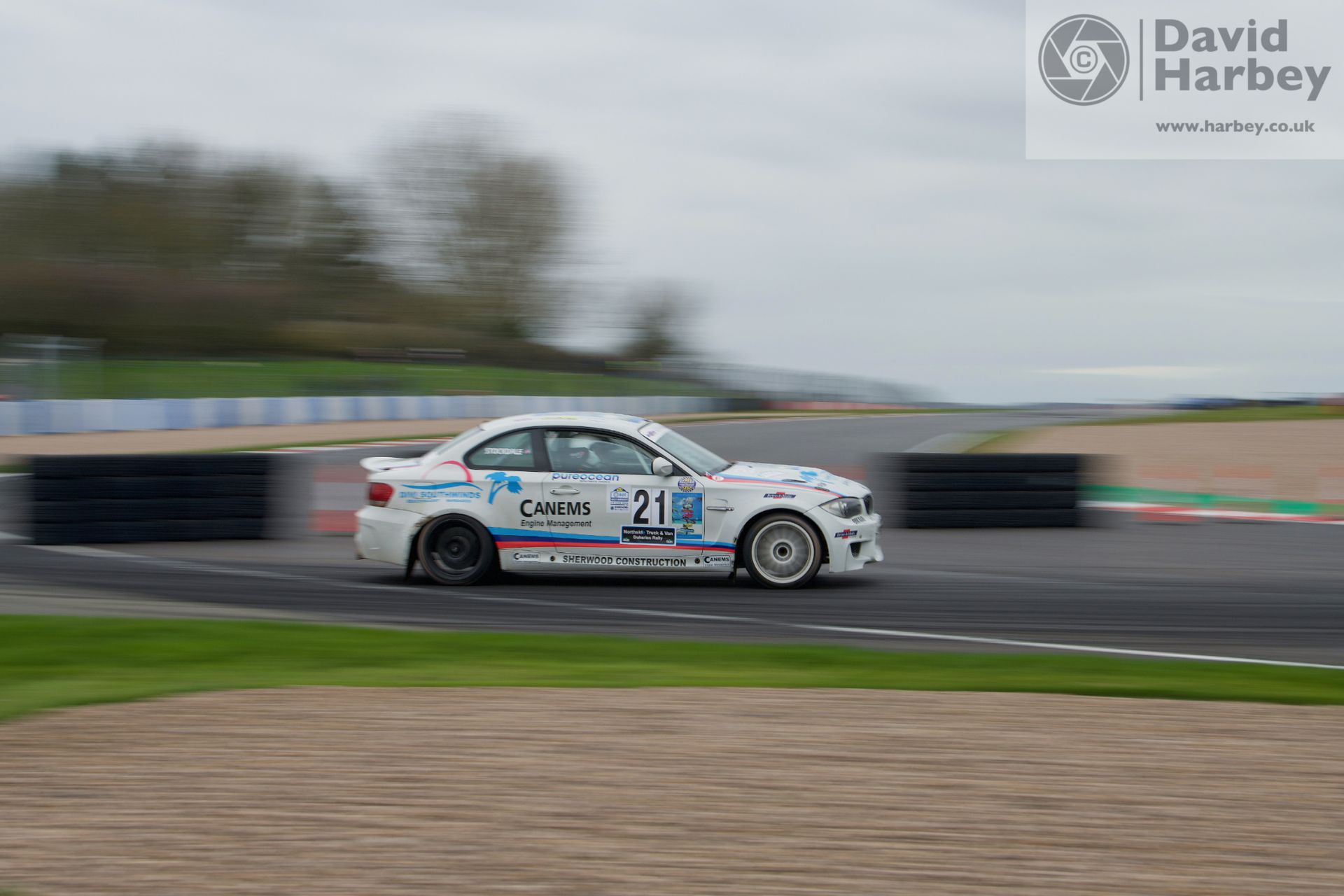 Panning photography very slow shutter speeds