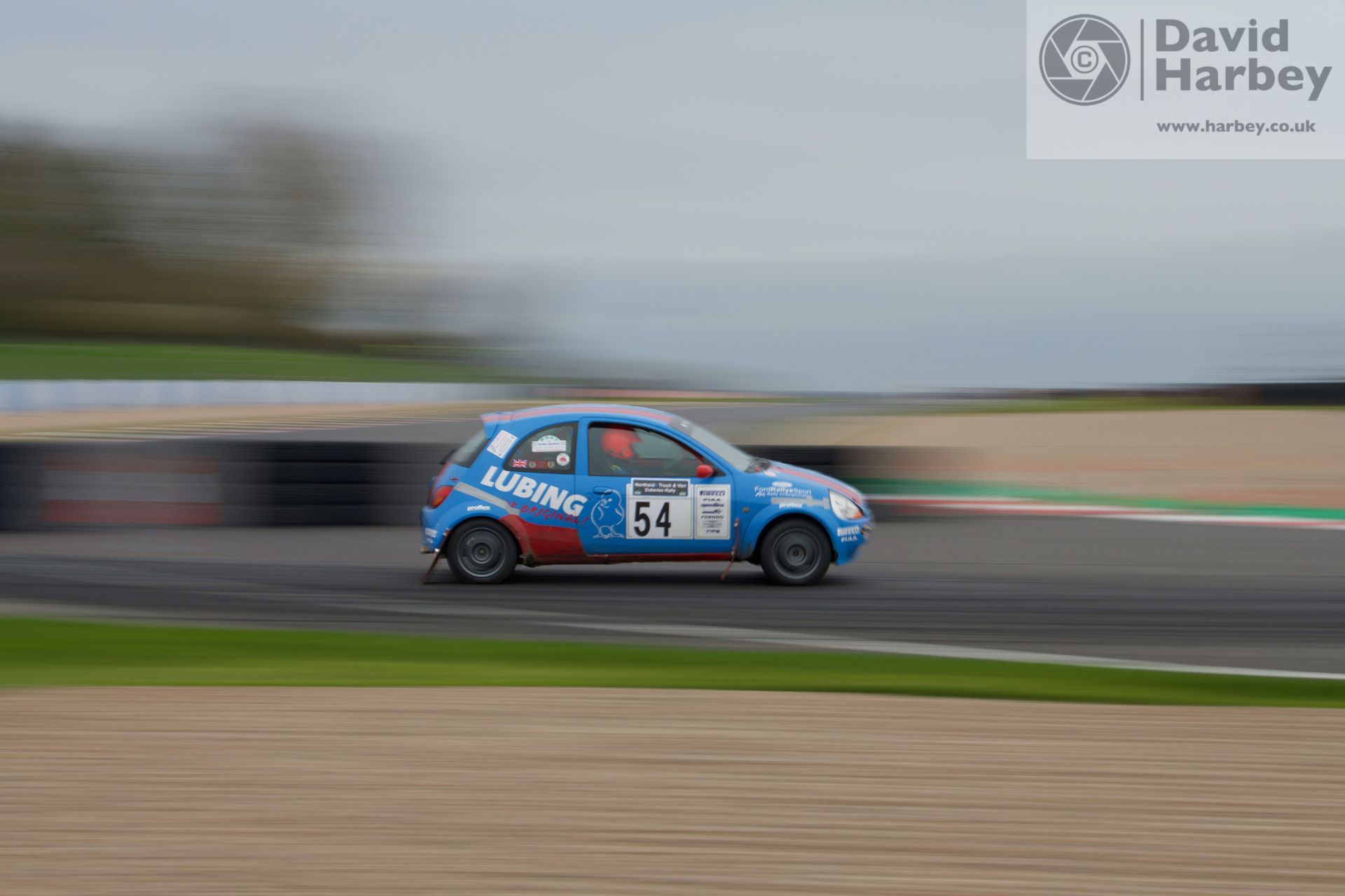 Panning photography very slow shutter speeds