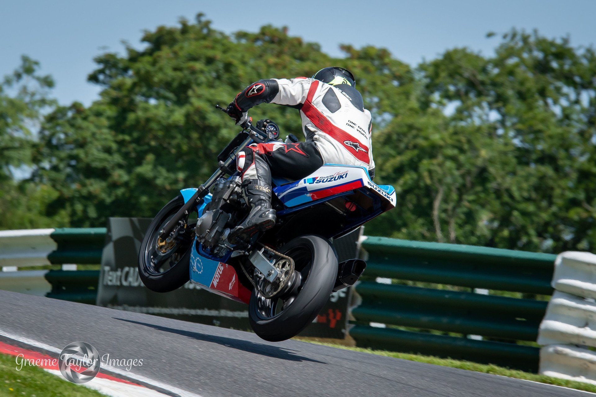 200mm 1/800 sec f6.3 Suzuki GSX-R